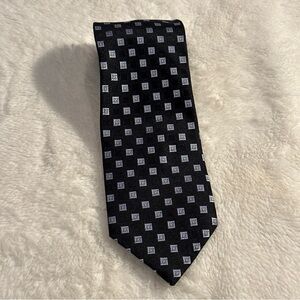 Tommy Hilfiger 58" Men's Tie 100% Silk Navy Blue Geometric
